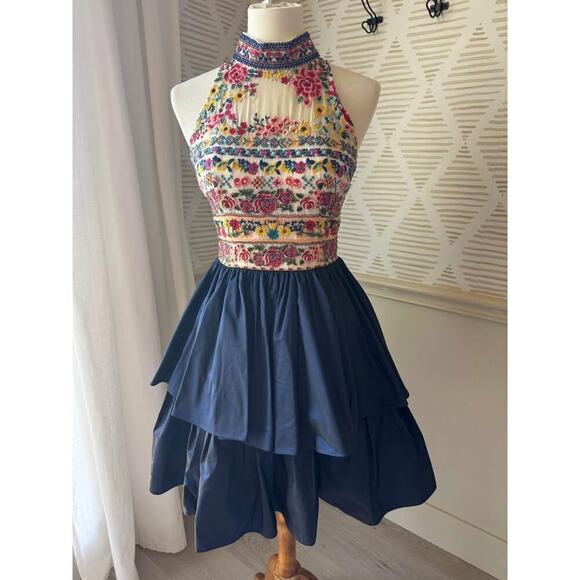 Sherri Hill Size 2 Embroidered Sequin Halter Formal Evening Prom Dress - Picture 2 of 10